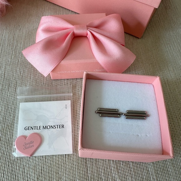 Gentle Monster Jentle Salon Fishtail Brown with Aile.M charm and Dottler charm - Picture 11 of 12